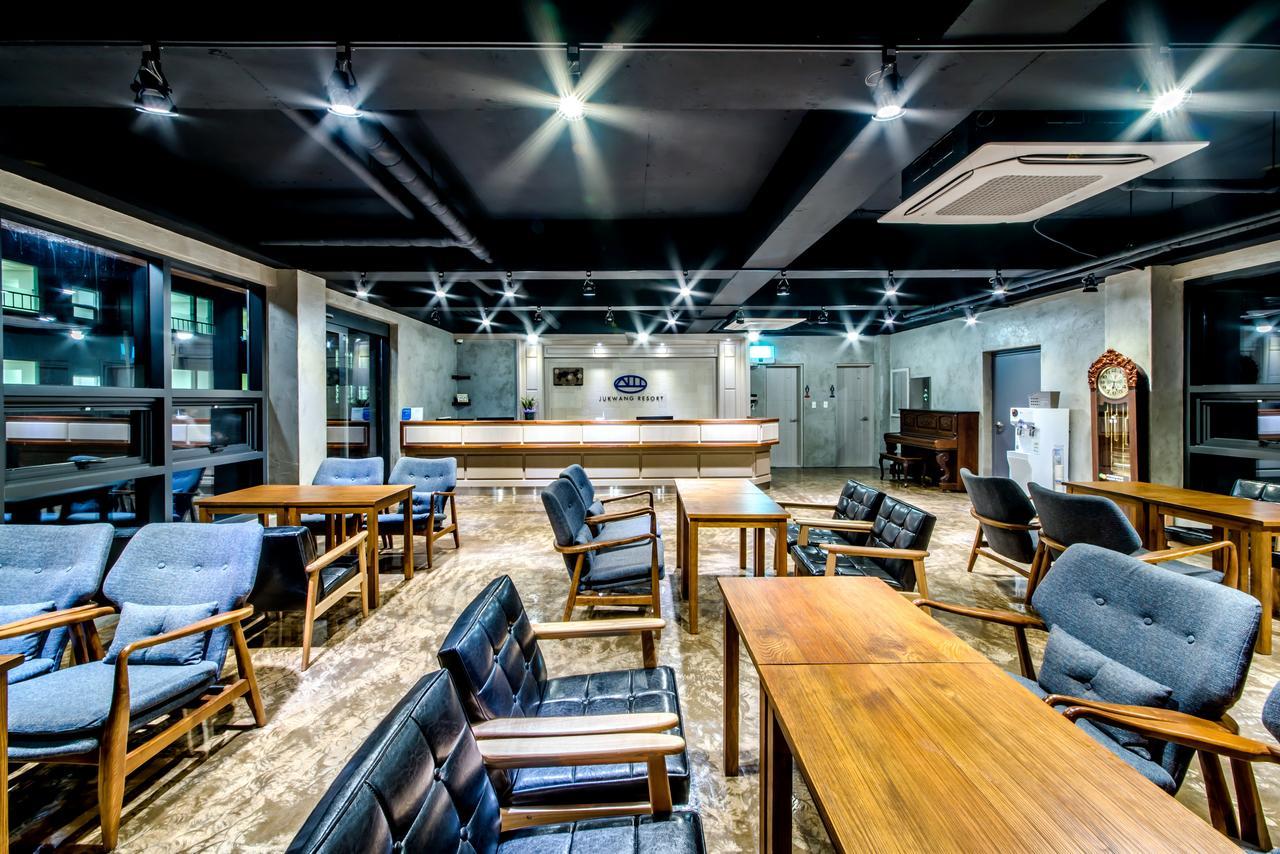 เชจู ชุกวัง รีสอร์ต Hotel เมืองเชจู ภายนอก รูปภาพ