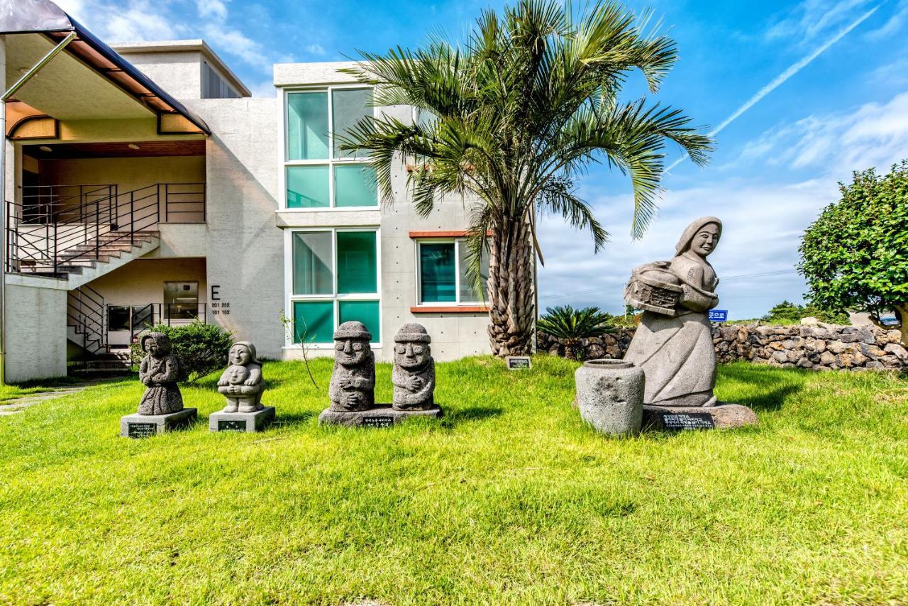 เชจู ชุกวัง รีสอร์ต Hotel เมืองเชจู ภายนอก รูปภาพ