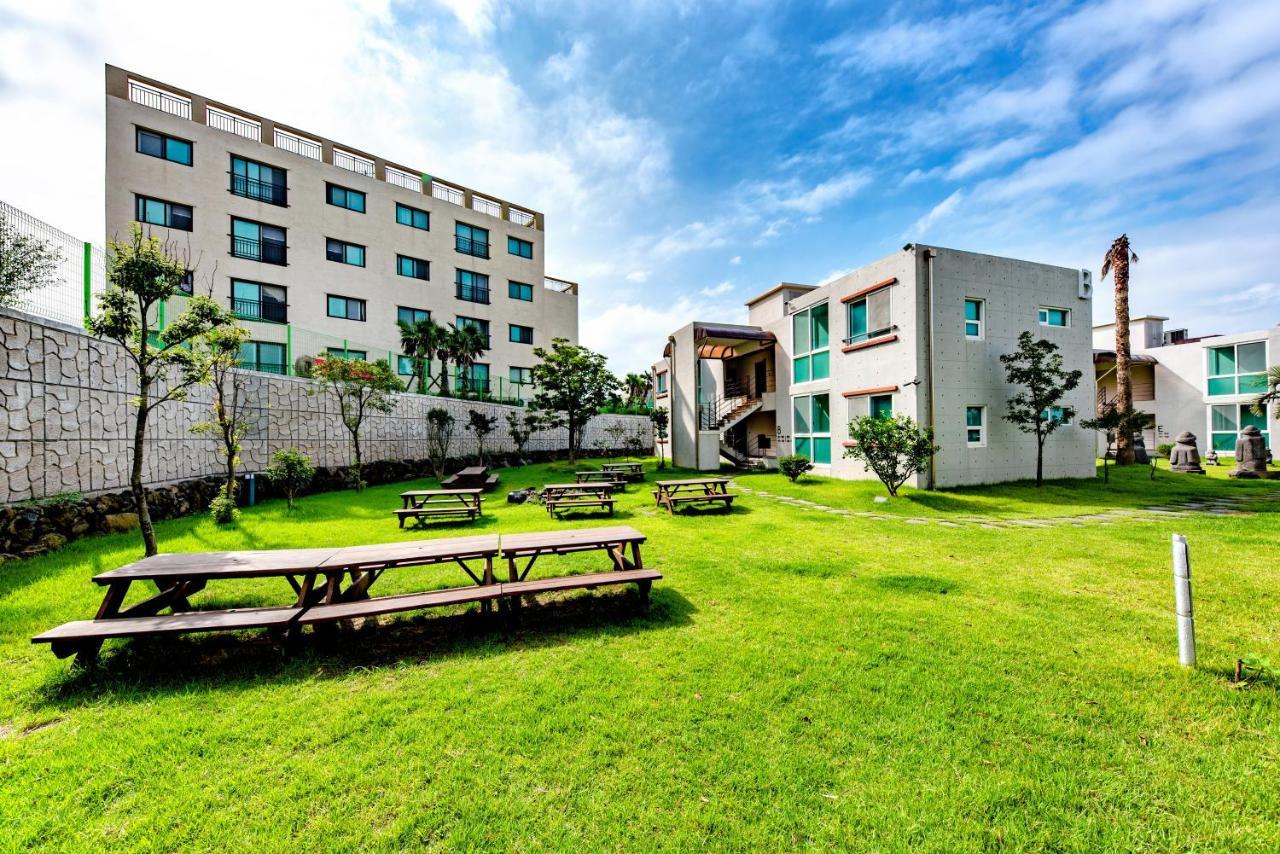 เชจู ชุกวัง รีสอร์ต Hotel เมืองเชจู ภายนอก รูปภาพ
