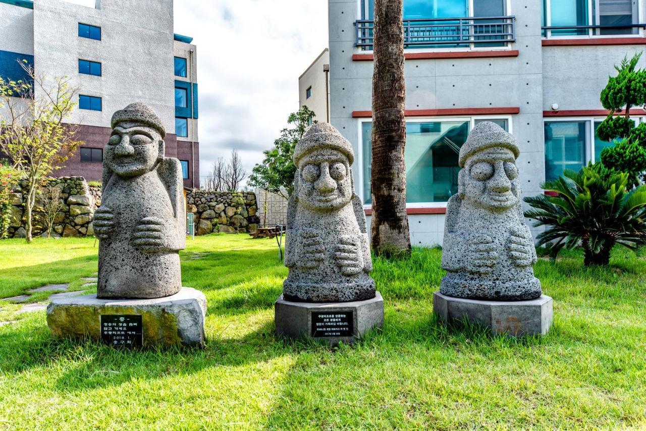 เชจู ชุกวัง รีสอร์ต Hotel เมืองเชจู ภายนอก รูปภาพ